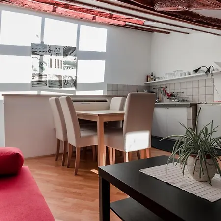 Apartment Music House *